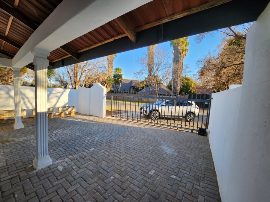 4 Bedroom Property for Sale in Mooivallei Park North West